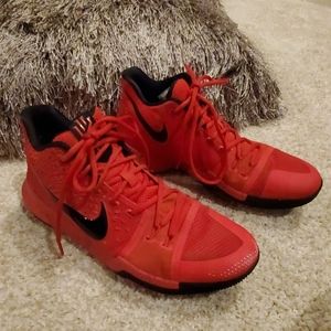 Mens NIKE Kyrie Irving Red Size 9.5